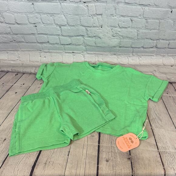 Remi & Friends Other - Remi and Friends Waffle Knit Shirt and Shorts Set